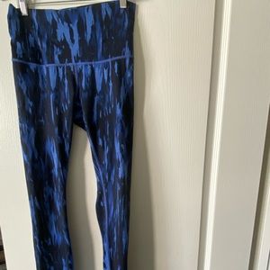 Lululemon Size 6 leggings blue & black full length